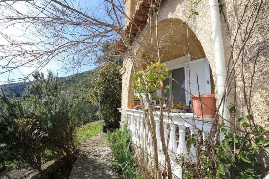 “Katerina'S Guest House” Kato Garouna Bagian luar foto