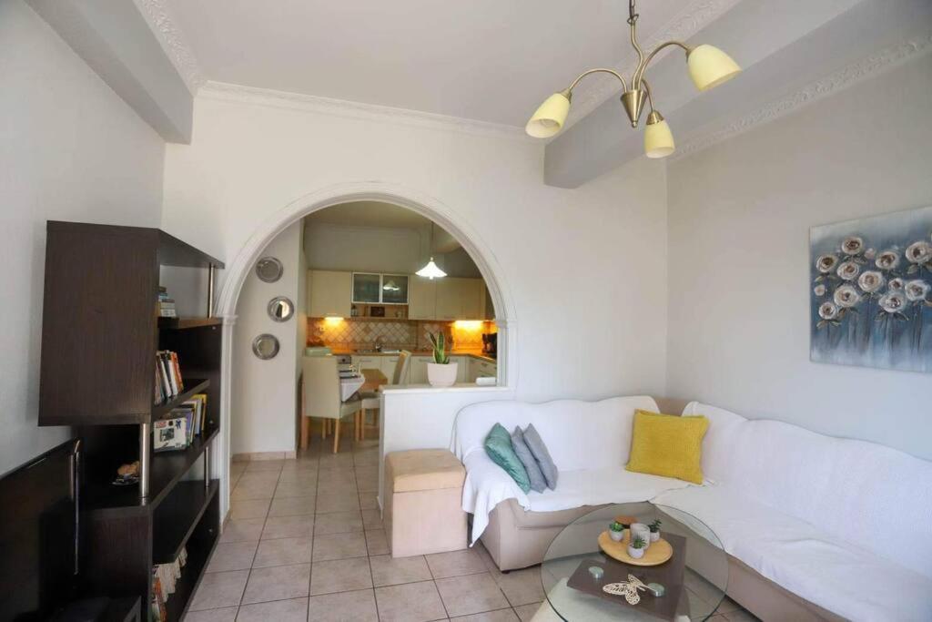 “Katerina'S Guest House” Kato Garouna Bagian luar foto